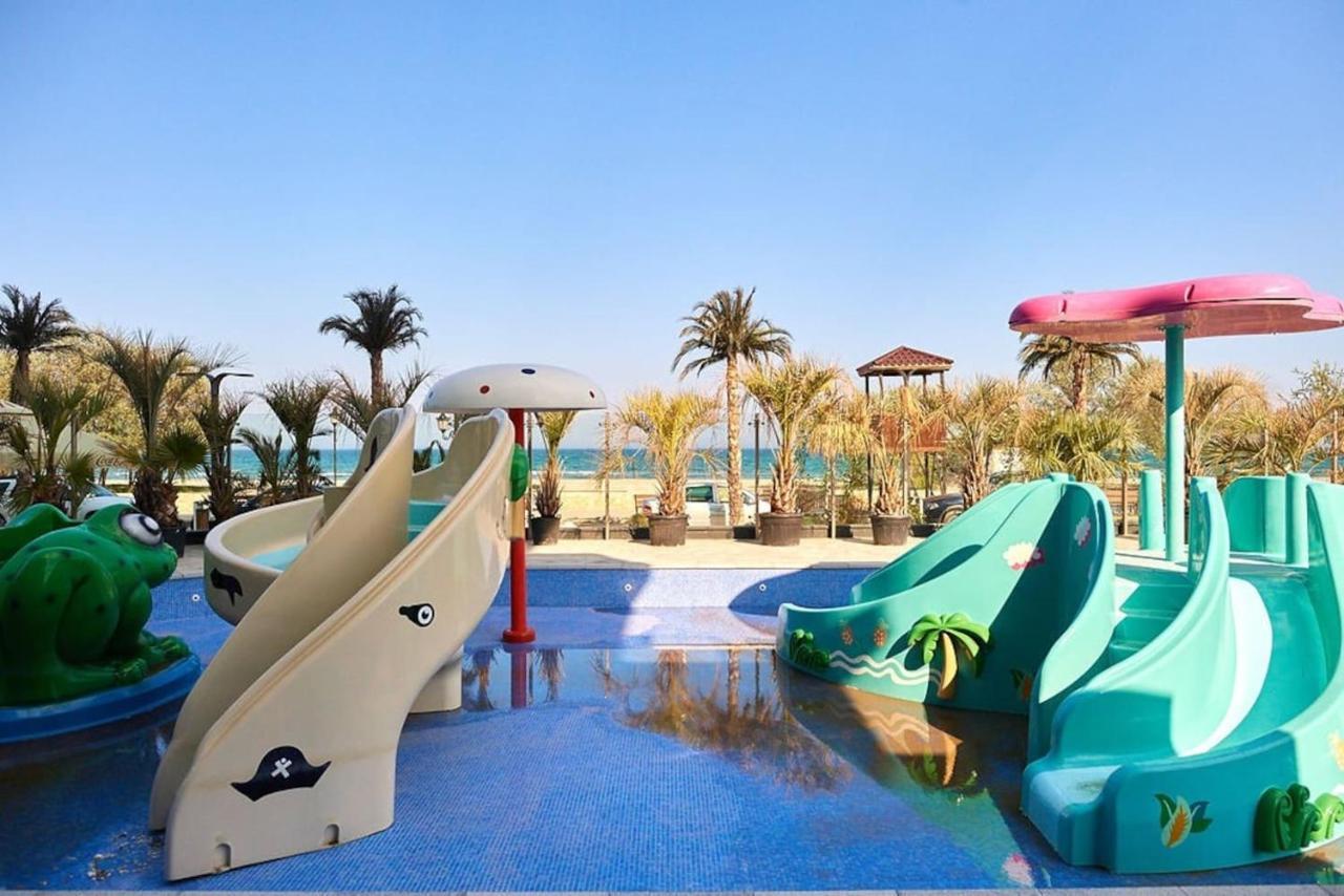 Baby Sea View And Pools Apartment- Mamaia Beach Resort Navodari Bagian luar foto