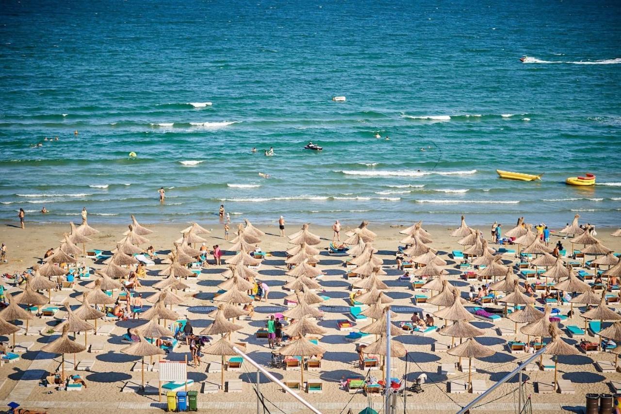 Baby Sea View And Pools Apartment- Mamaia Beach Resort Navodari Bagian luar foto