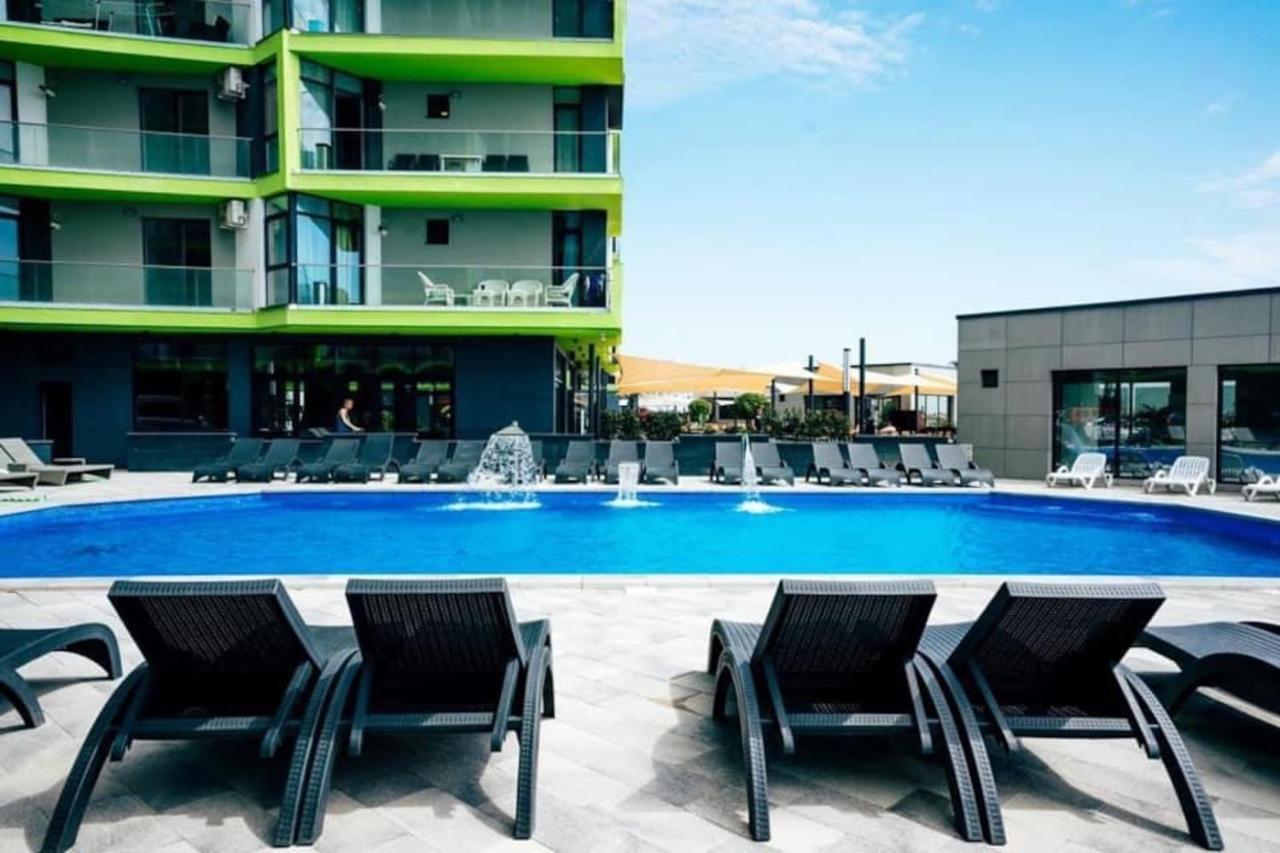 Baby Sea View And Pools Apartment- Mamaia Beach Resort Navodari Bagian luar foto