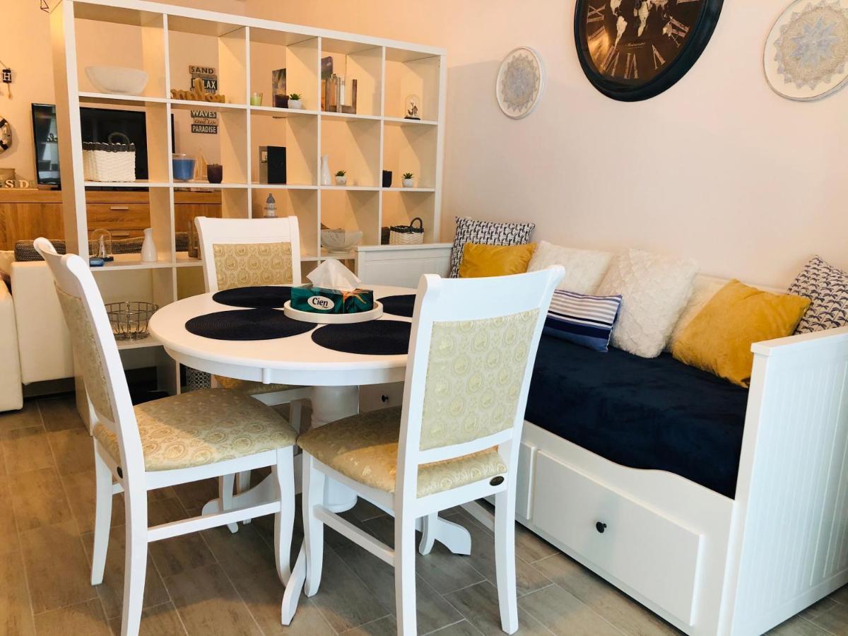 Baby Sea View And Pools Apartment- Mamaia Beach Resort Navodari Bagian luar foto