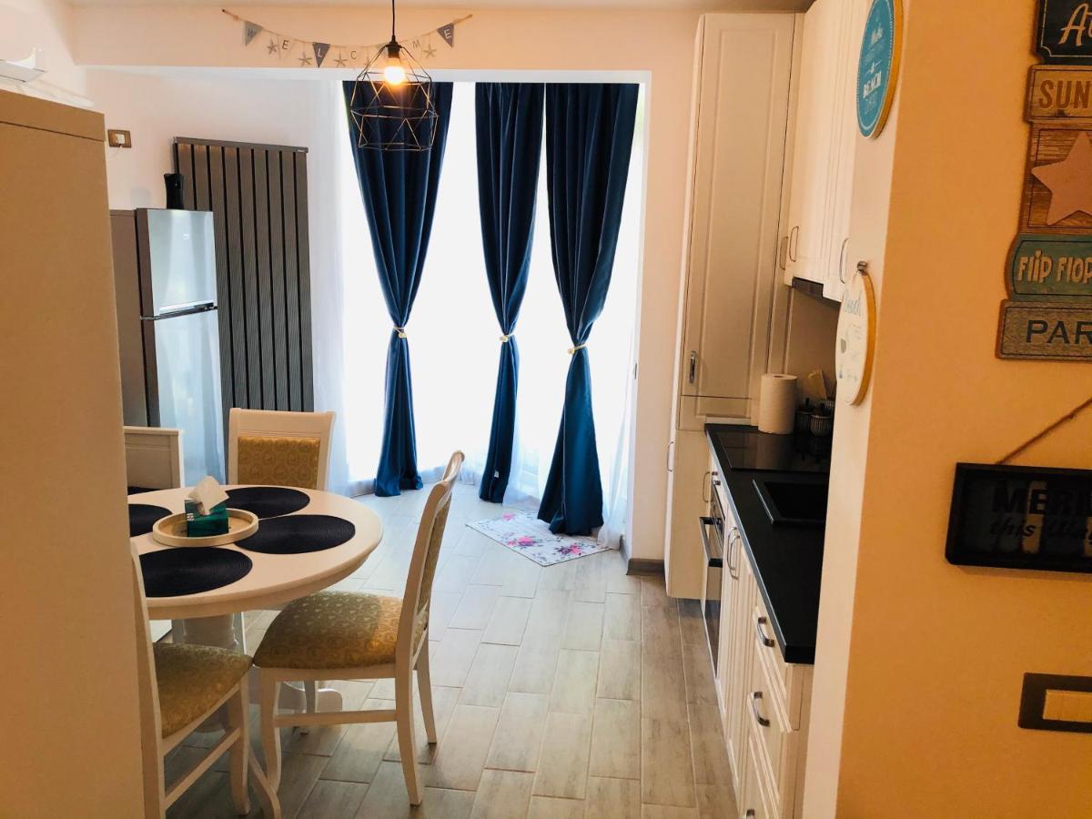 Baby Sea View And Pools Apartment- Mamaia Beach Resort Navodari Bagian luar foto