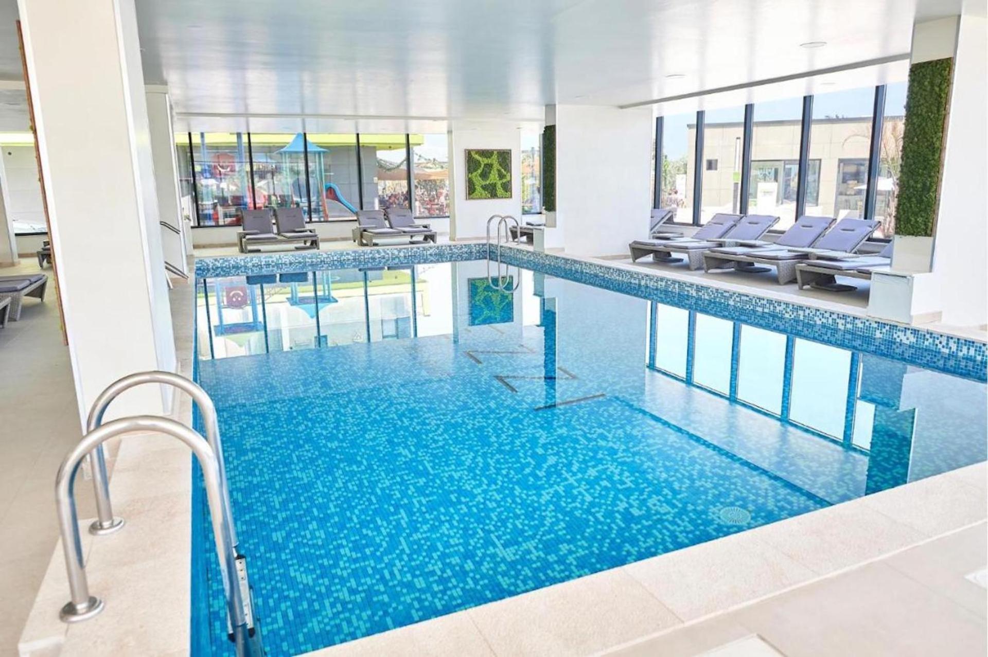Baby Sea View And Pools Apartment- Mamaia Beach Resort Navodari Bagian luar foto